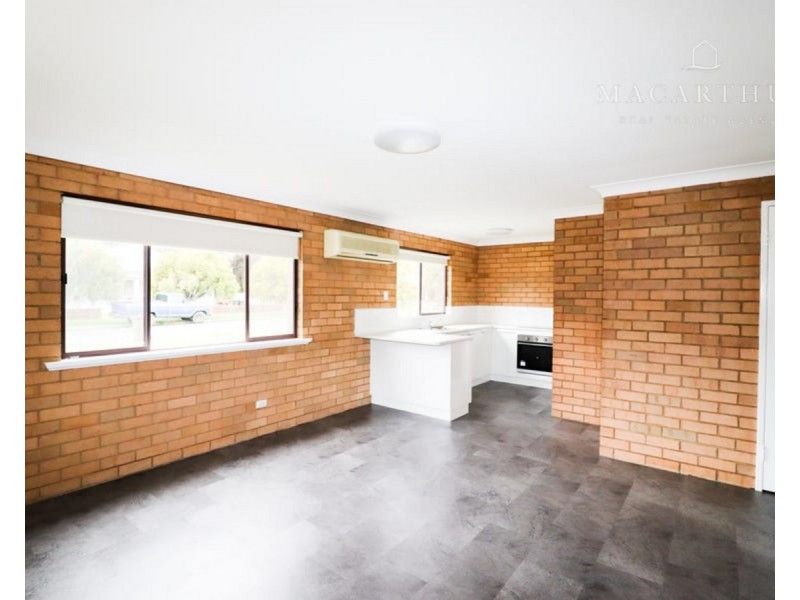 1/4 Rowe Street, Wagga Wagga NSW 2650