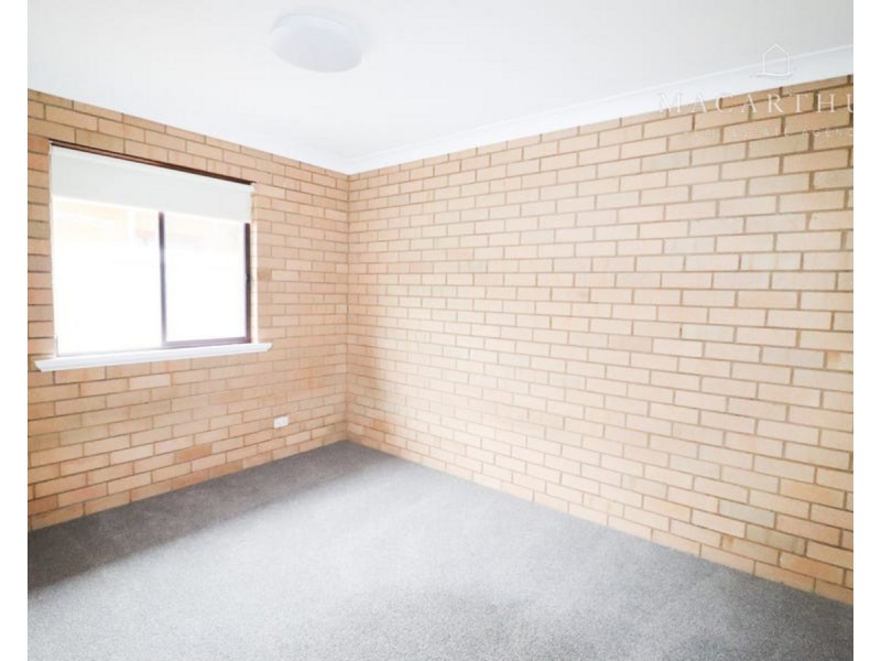 1/4 Rowe Street, Wagga Wagga NSW 2650