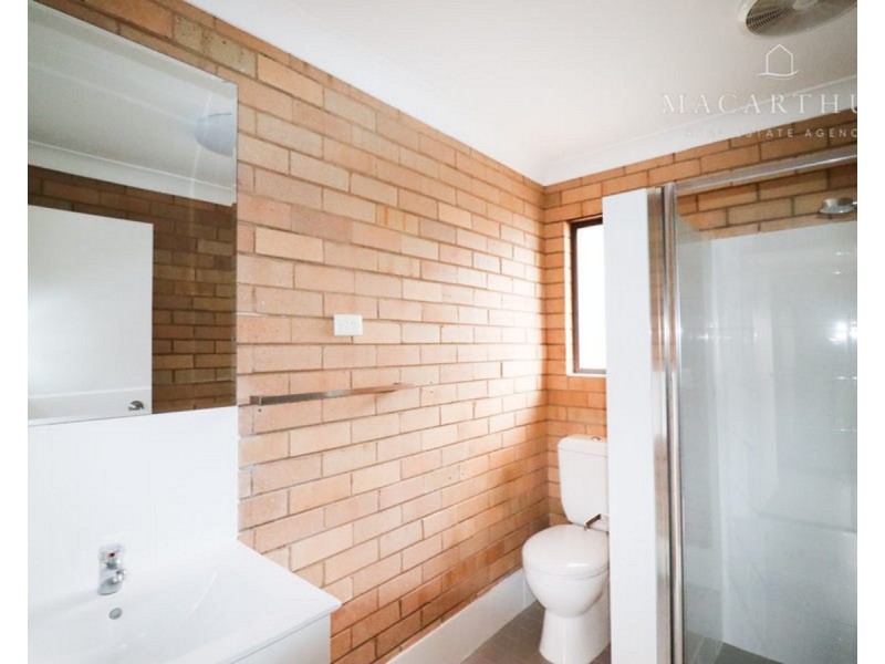 1/4 Rowe Street, Wagga Wagga NSW 2650