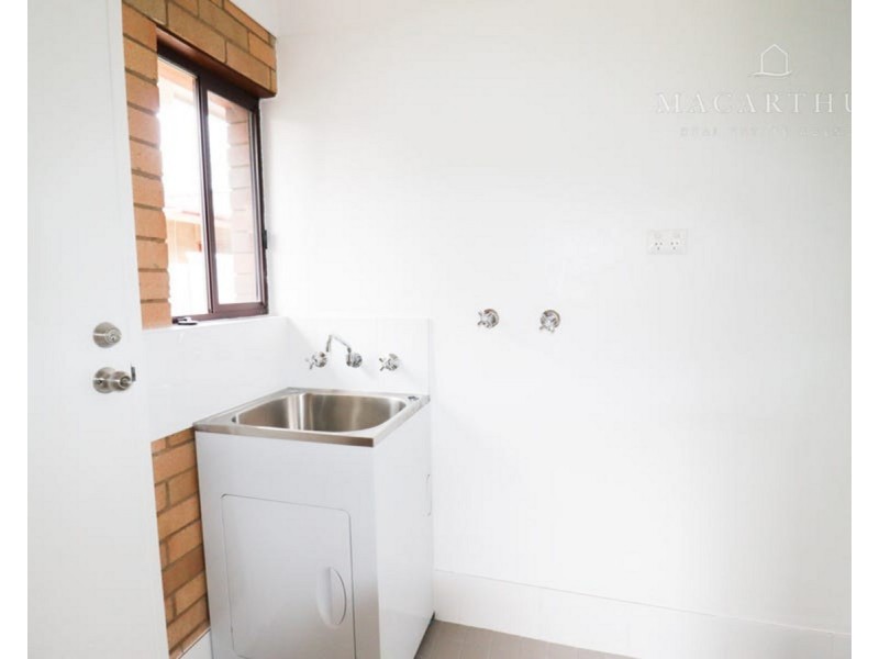 1/4 Rowe Street, Wagga Wagga NSW 2650