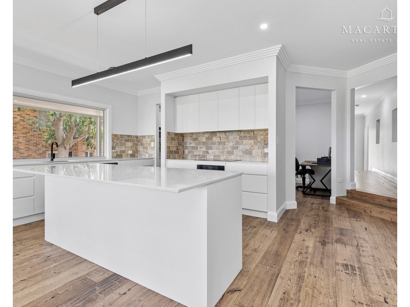 31 Amaroo Street, Kooringal NSW 2650