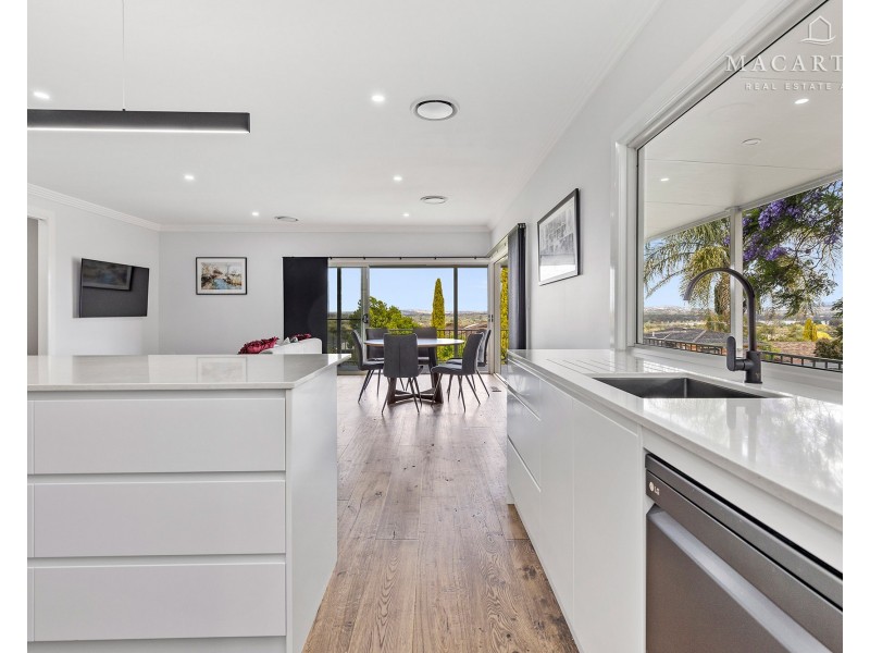 31 Amaroo Street, Kooringal NSW 2650