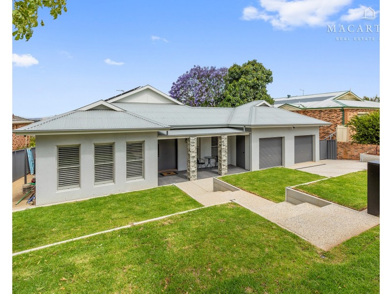 31 Amaroo Street, Kooringal NSW 2650