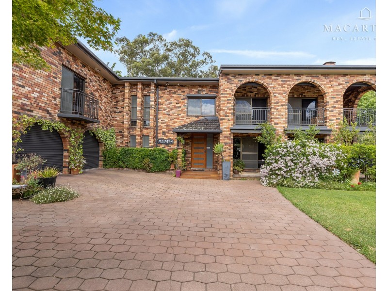 95 Simkin Crescent, Kooringal NSW 2650