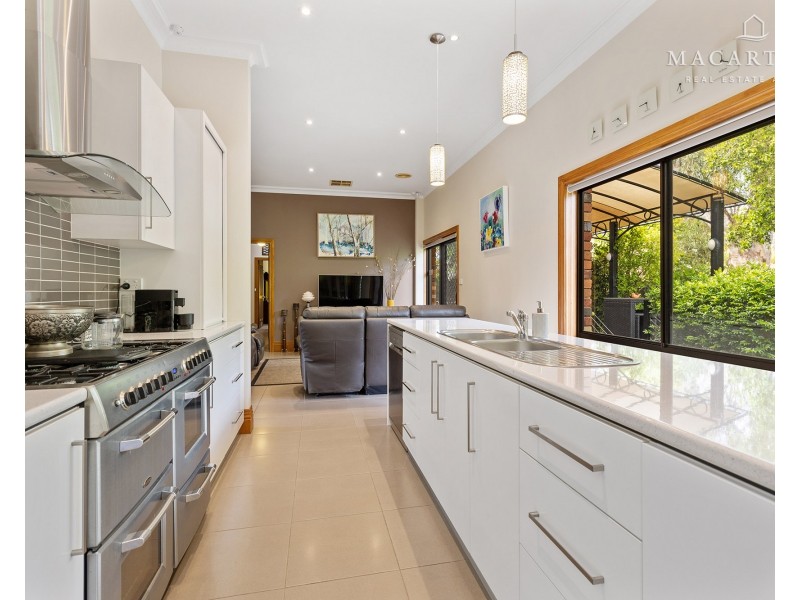95 Simkin Crescent, Kooringal NSW 2650