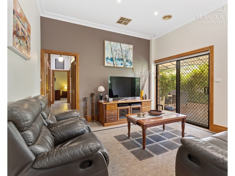95 Simkin Crescent, Kooringal NSW 2650