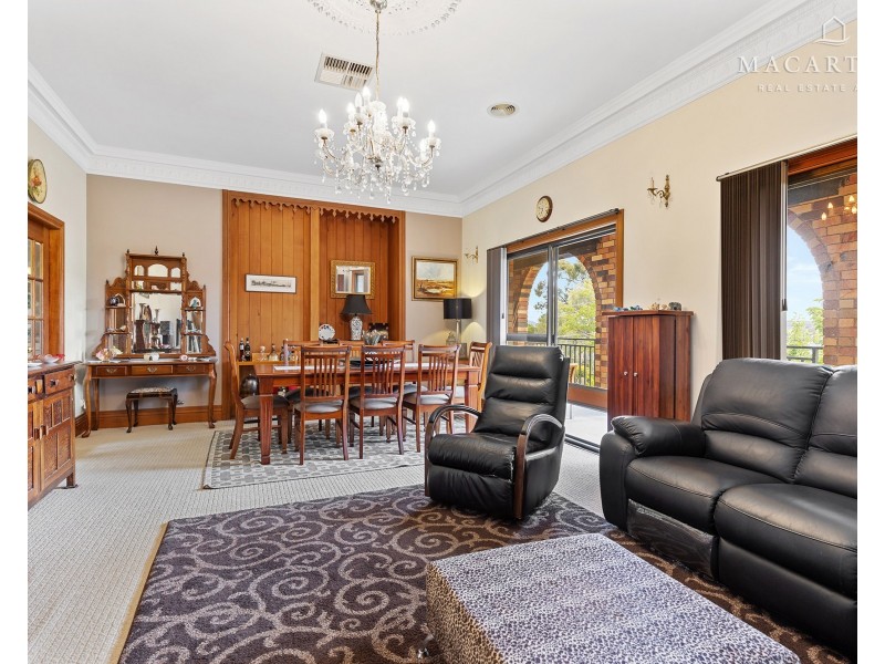95 Simkin Crescent, Kooringal NSW 2650