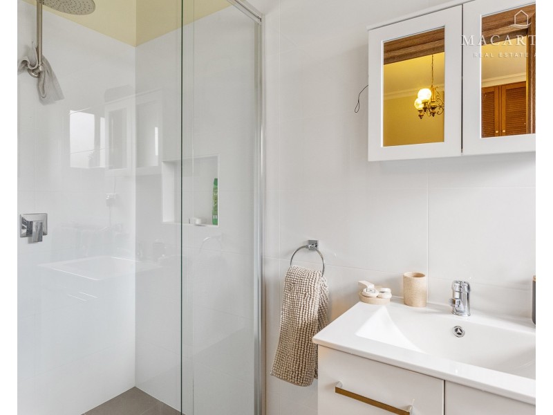 95 Simkin Crescent, Kooringal NSW 2650