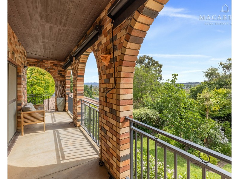 95 Simkin Crescent, Kooringal NSW 2650