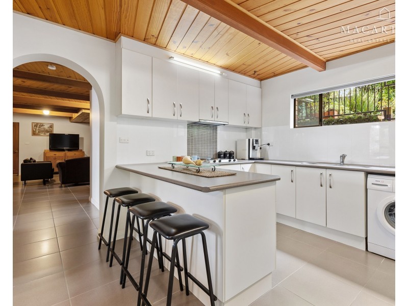 95 Simkin Crescent, Kooringal NSW 2650