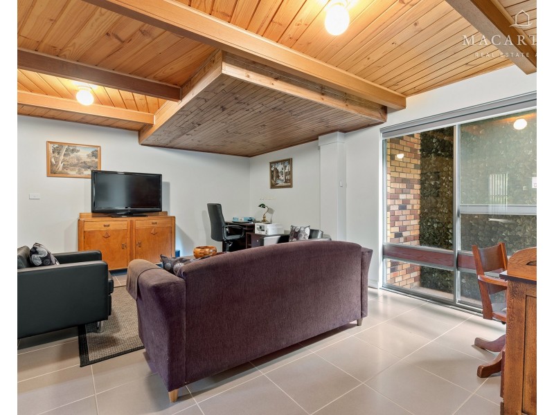 95 Simkin Crescent, Kooringal NSW 2650