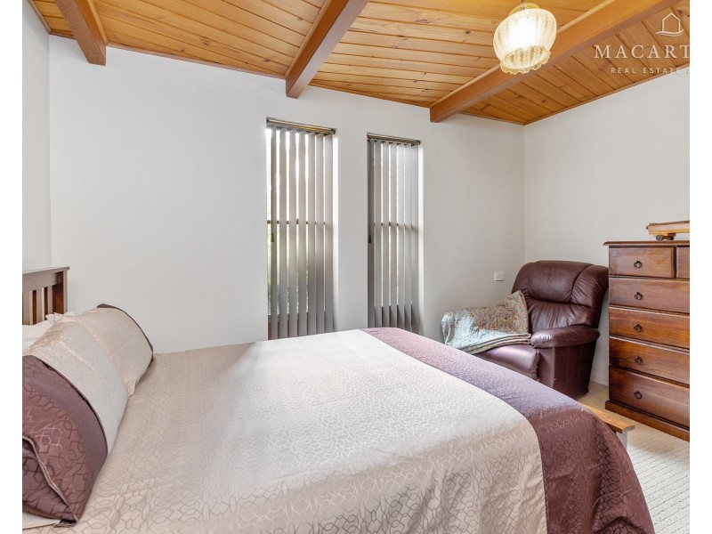 95 Simkin Crescent, Kooringal NSW 2650