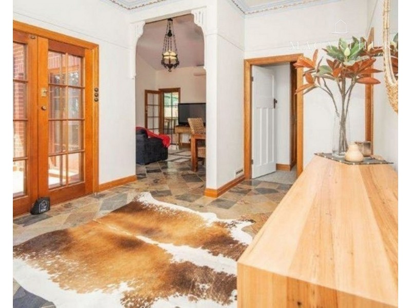 16 Lindsay Street, Turvey Park NSW 2650