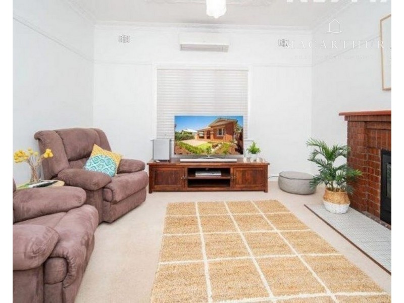16 Lindsay Street, Turvey Park NSW 2650