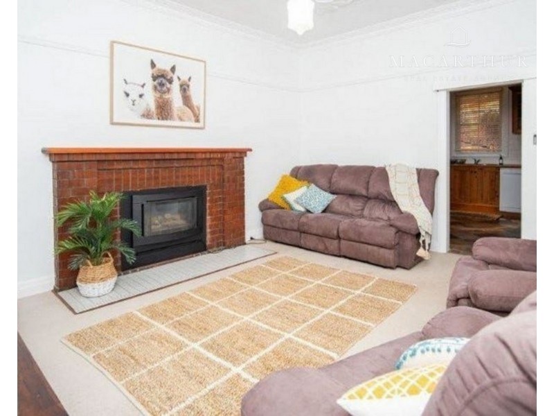 16 Lindsay Street, Turvey Park NSW 2650