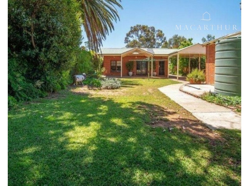 16 Lindsay Street, Turvey Park NSW 2650