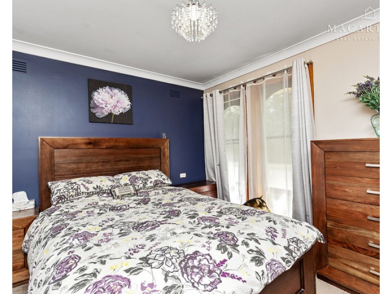 8 Brunskill Road, Lake Albert NSW 2650