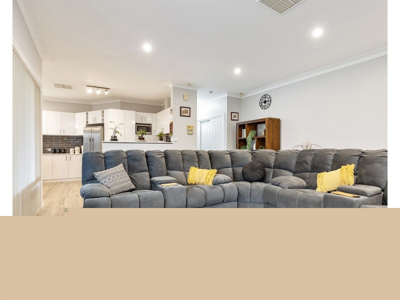 1 Angel Street, Lake Albert NSW 2650