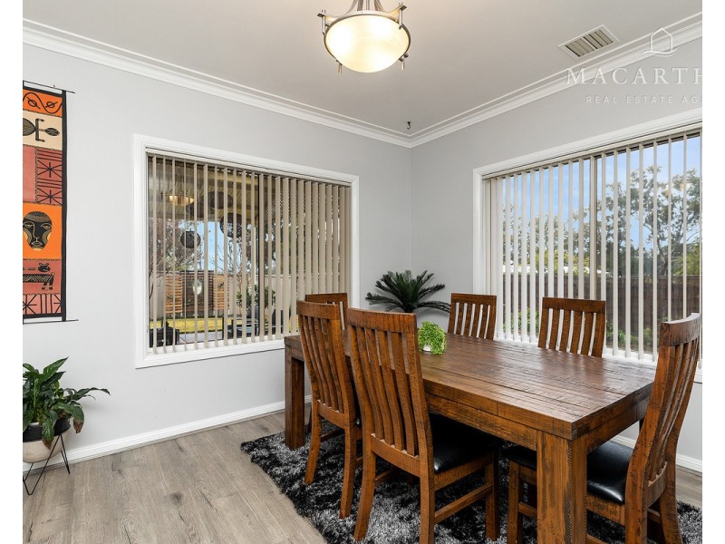 1 Angel Street, Lake Albert NSW 2650