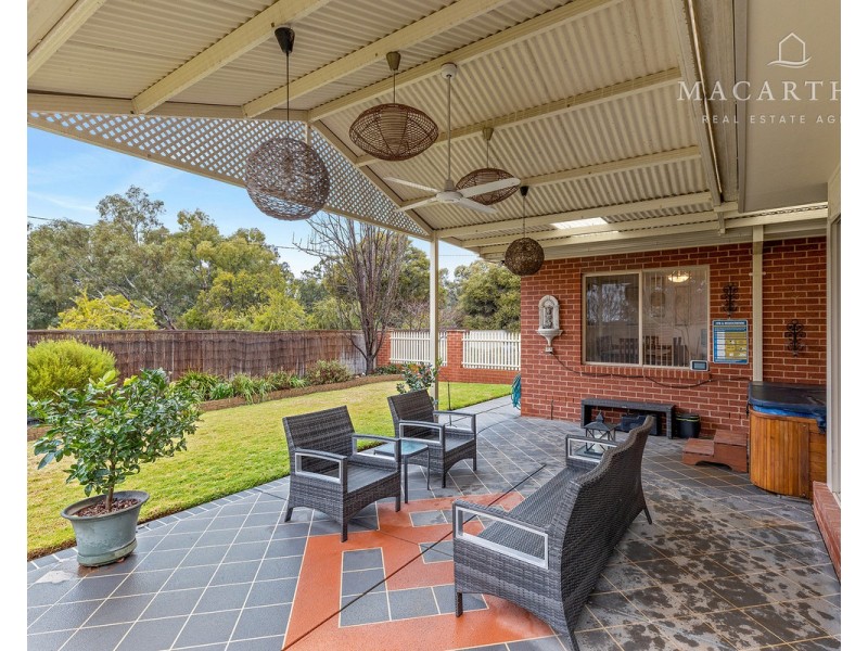 1 Angel Street, Lake Albert NSW 2650