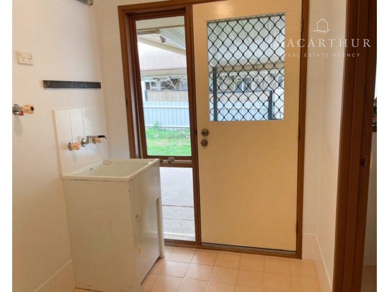 12 Cooba Place, Estella NSW 2650