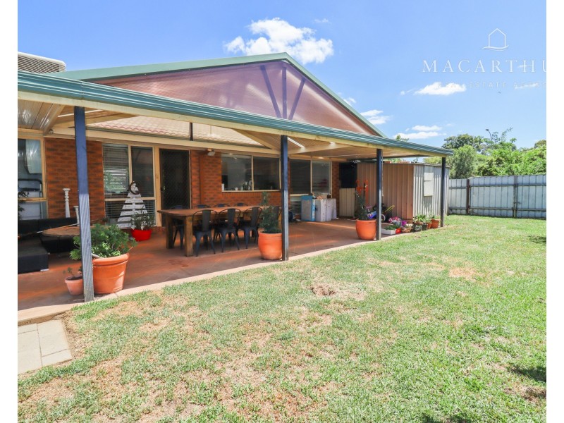 12 Cooba Place, Estella NSW 2650