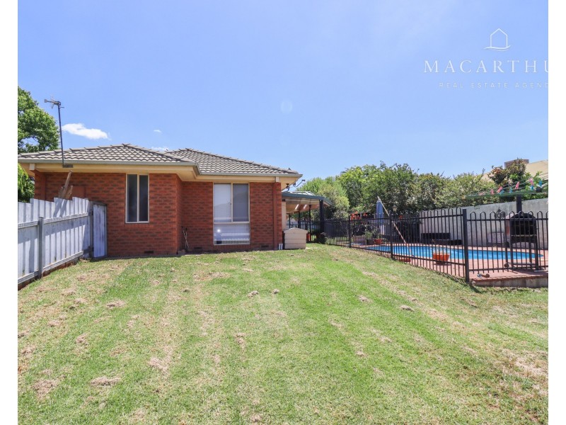 12 Cooba Place, Estella NSW 2650