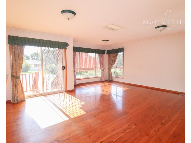 2 Delvin Place, Kooringal NSW 2650