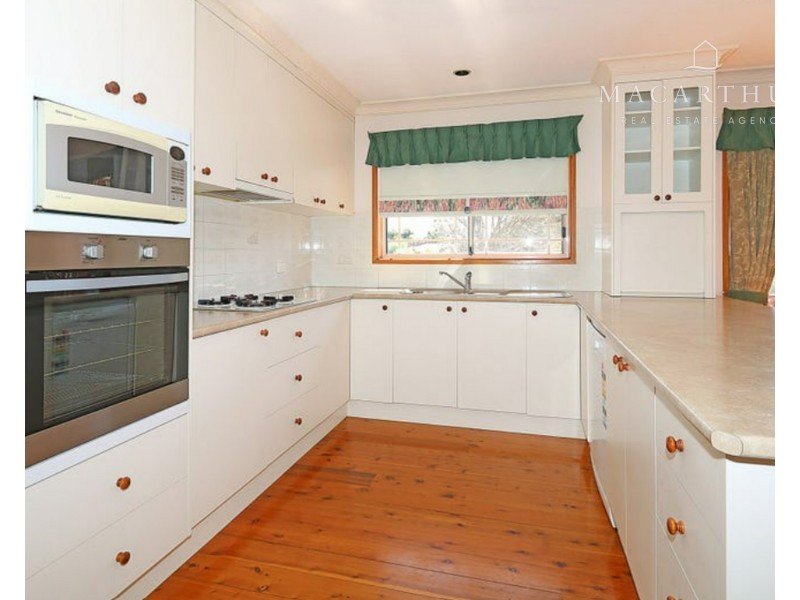 2 Delvin Place, Kooringal NSW 2650