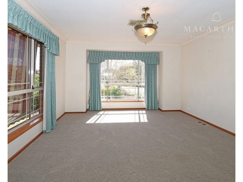 2 Delvin Place, Kooringal NSW 2650