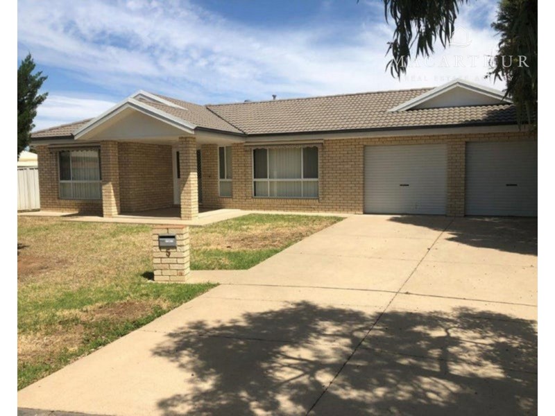 5 Giwang Place, Glenfield Park NSW 2650