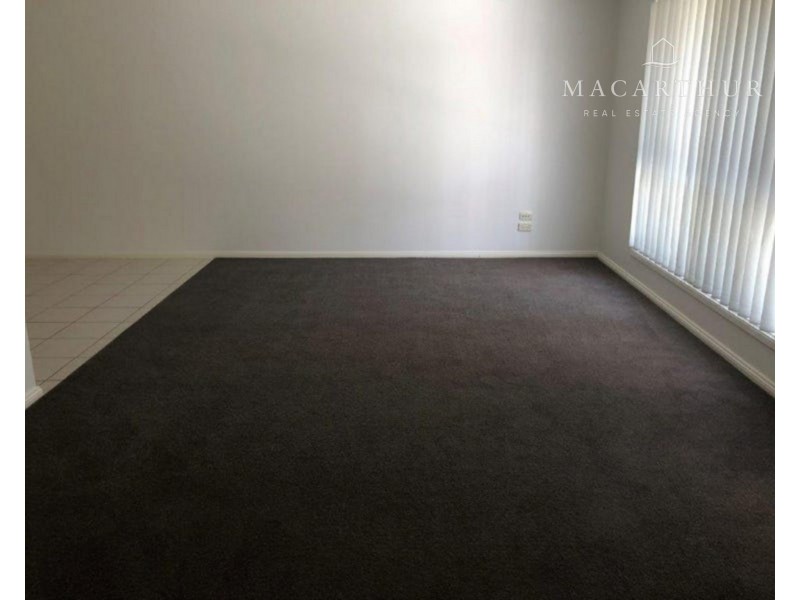 5 Giwang Place, Glenfield Park NSW 2650