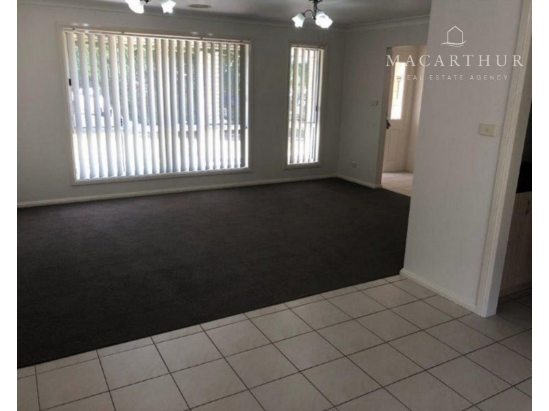 5 Giwang Place, Glenfield Park NSW 2650