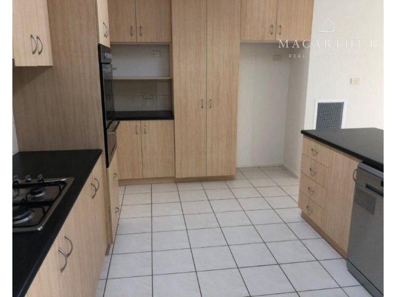 5 Giwang Place, Glenfield Park NSW 2650