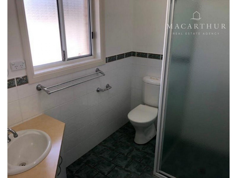 5 Giwang Place, Glenfield Park NSW 2650