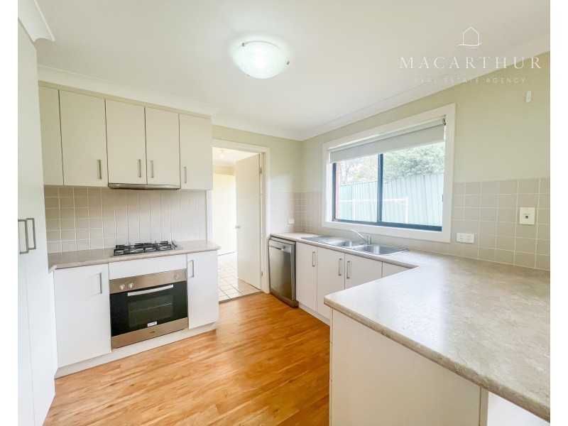 1/8 Protea Place, Forest Hill NSW 2651