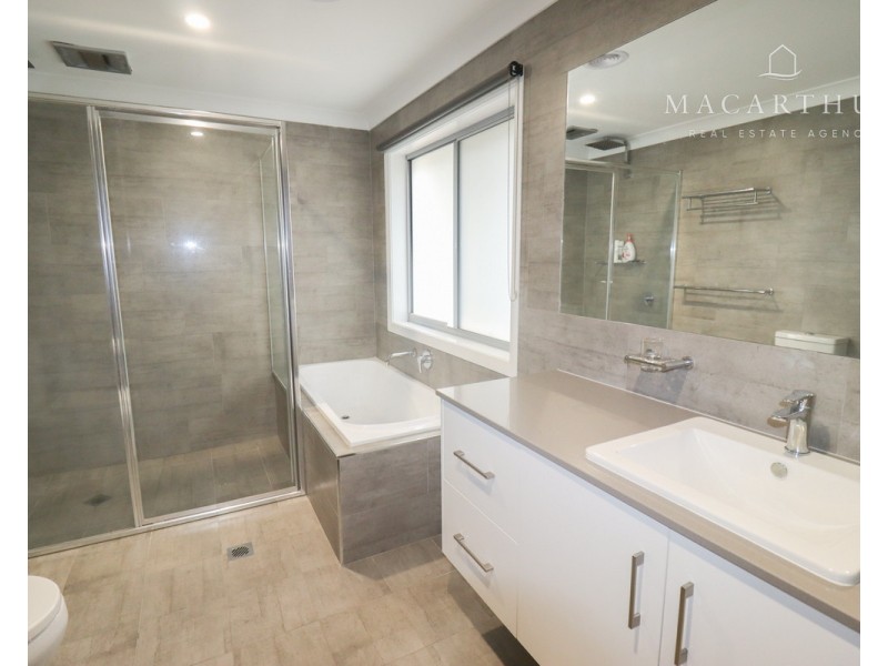24 Cunjegong Loop, Gobbagombalin NSW 2650