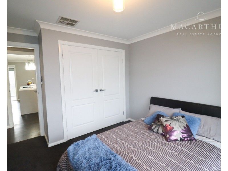 24 Cunjegong Loop, Gobbagombalin NSW 2650