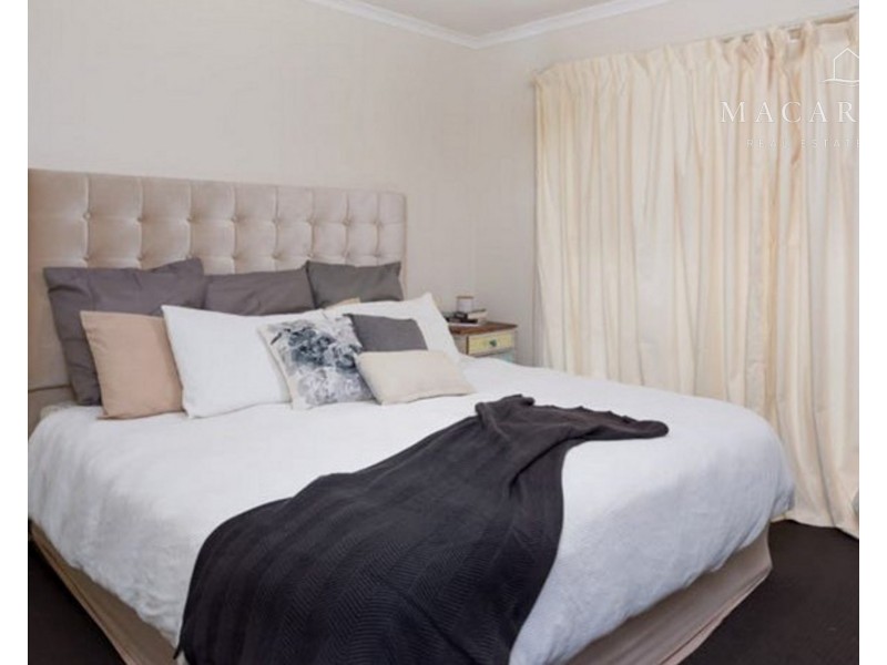 29 Grevillea Crescent, Lake Albert NSW 2650