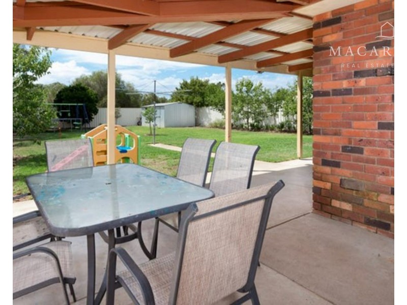 29 Grevillea Crescent, Lake Albert NSW 2650