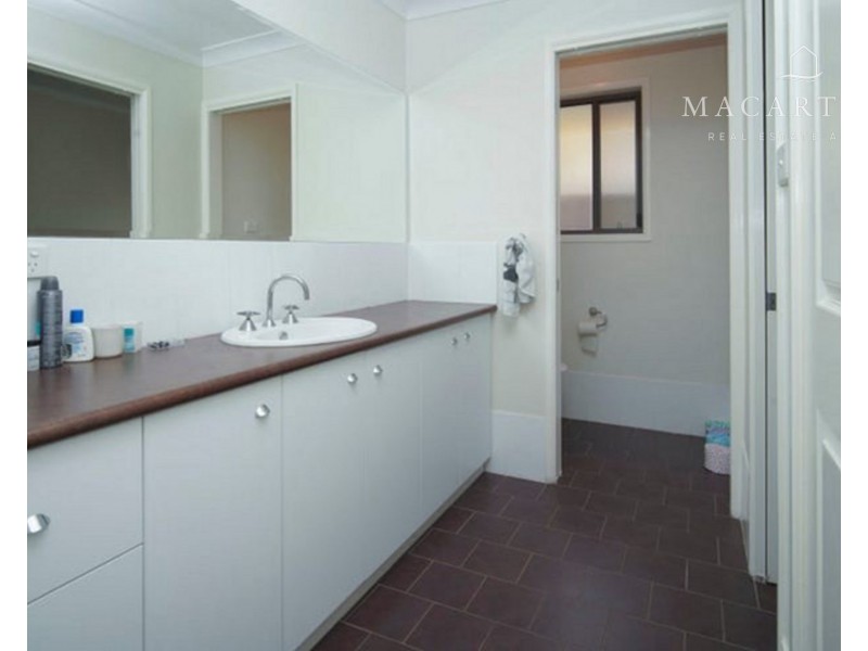20 Birri Place, Glenfield Park NSW 2650