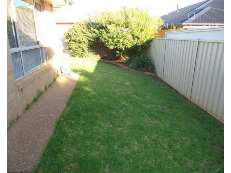 54 Avocet Drive, Estella NSW 2650