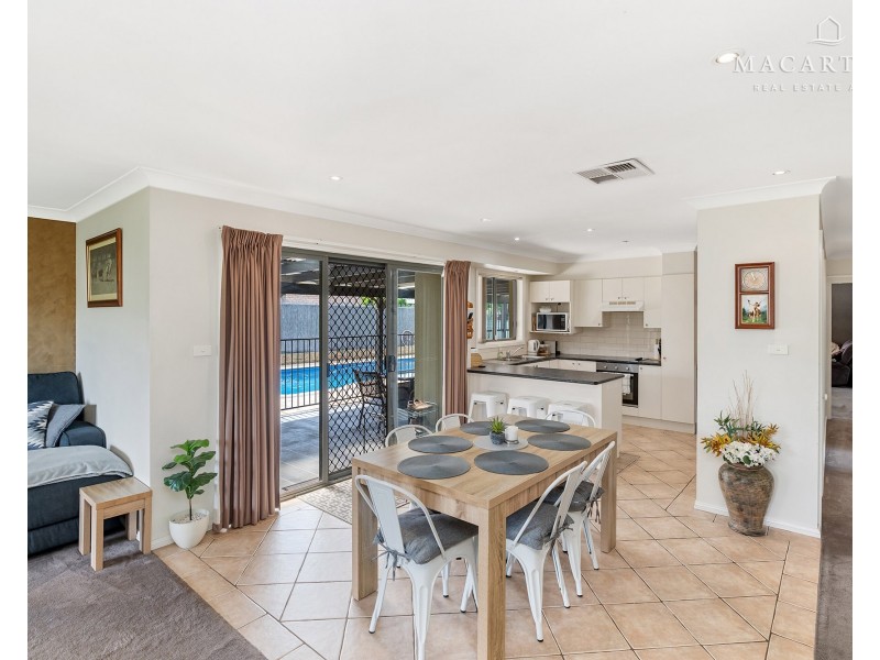 5 Willang Crescent, Glenfield Park NSW 2650