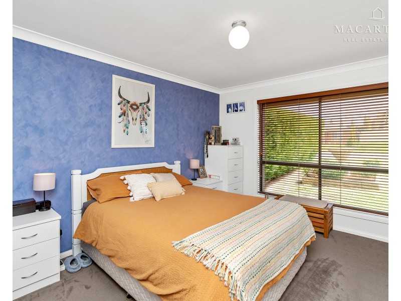 5 Willang Crescent, Glenfield Park NSW 2650