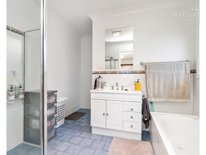 5 Willang Crescent, Glenfield Park NSW 2650