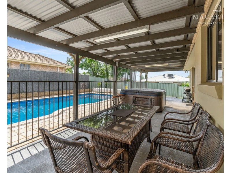 5 Willang Crescent, Glenfield Park NSW 2650