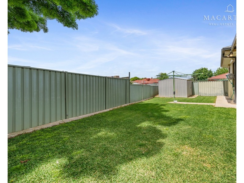 5 Willang Crescent, Glenfield Park NSW 2650