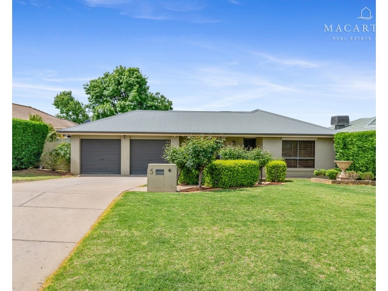 5 Willang Crescent, Glenfield Park NSW 2650