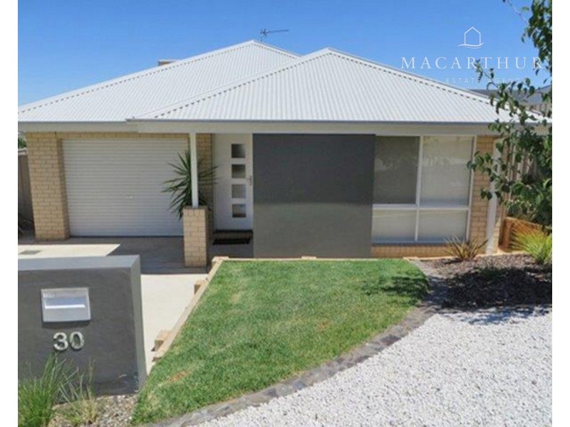 1/30 Osterley Street, Bourkelands NSW 2650
