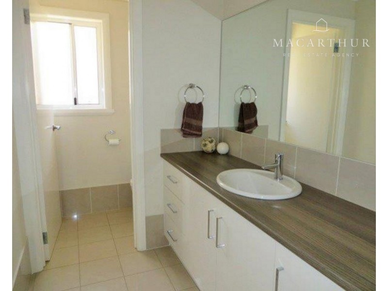 1/30 Osterley Street, Bourkelands NSW 2650